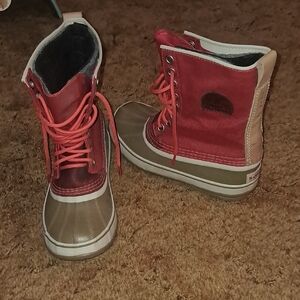 Sorel  1964 Women's Size 7 Red and Tan Winter Boots